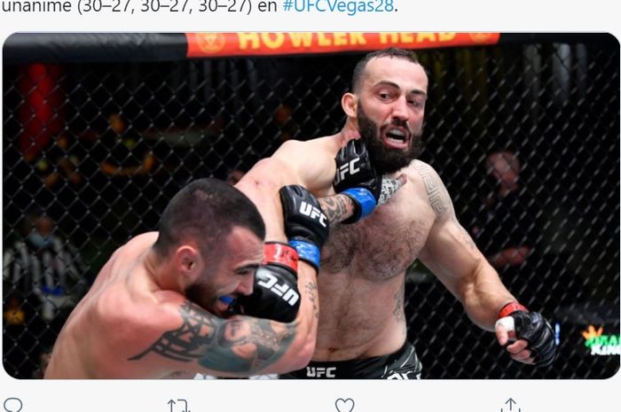 Laureano Staropoli (kiri) dikalahkan Roman Dolidze di UFC Vegas 28, Minggu (6/6/2021).
