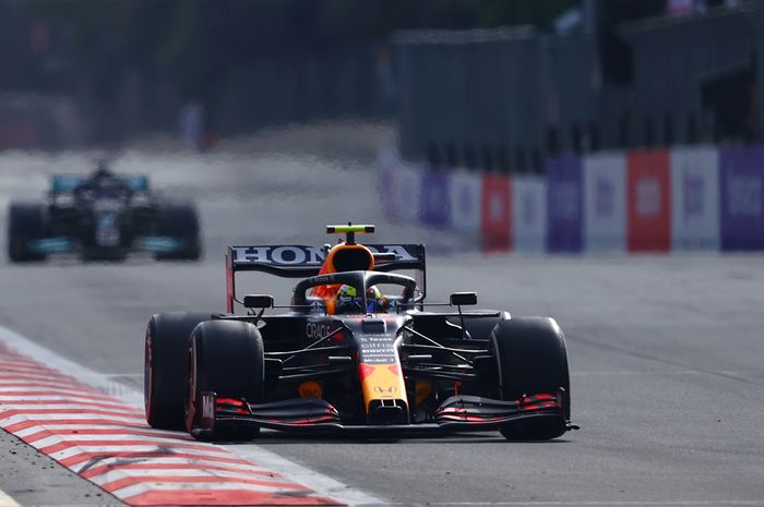 Pembalap Red Bull Racing, Sergio Perez, pada balapan GP Azerbaijan 2021 di Sirkuit Baku, Minggu (6/6/2021).