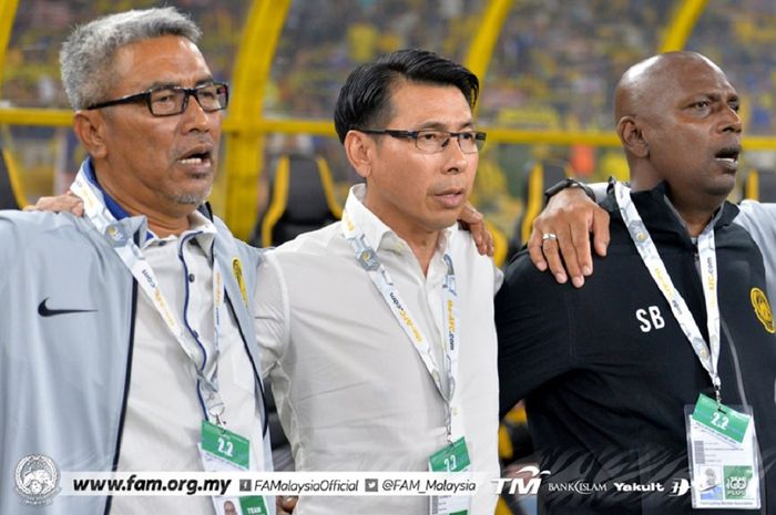 Datuk Yusoff Mahadi (kiri) bersama Pelatih Timnas Malaysia Tan Cheng Hoe.