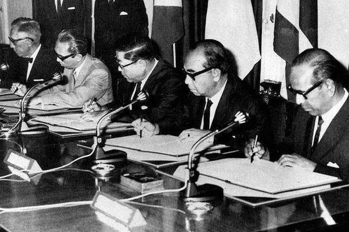 Pada tanggal 7 januari 1984 negara keenam yang bergabung dengan asean adalah