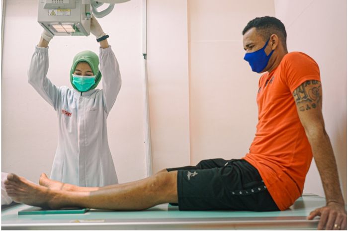 Pemain asing anyar Persebaya Surabaya, Jose Wilkson saat menjalani medical check-up sebelum resmi gabung dengan Bajul Ijo, Selasa (8/6/2021).