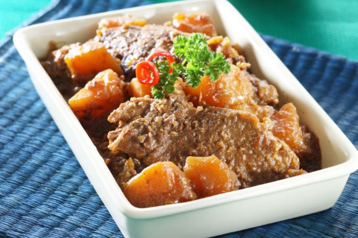 Resep Semur Daging Kentang, Menu Makan Siang Kesukaan Keluarga