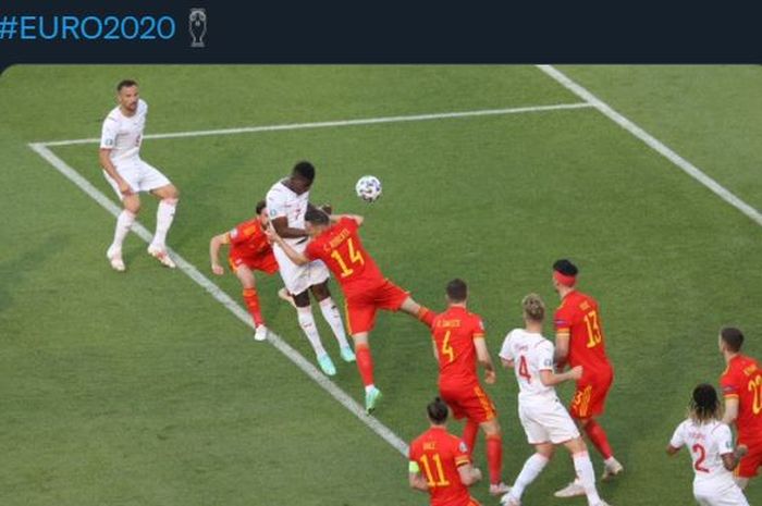 Proses gol Breel Embolo untuk timnas Swiss ke gawang Wales di laga Grup A Euro 2020, 12 Juni 2021.