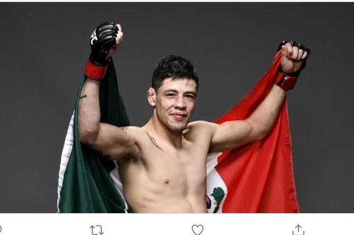 Juara baru kelas terbang UFC, Brandon Moreno.