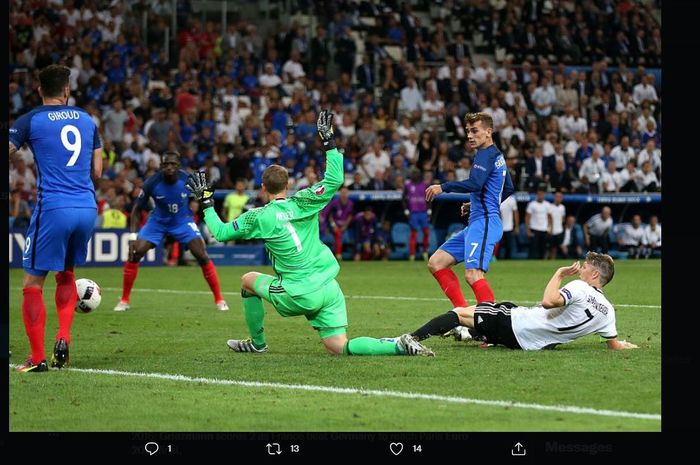 Momen Antoine Griezmann cetak gol timnas Prancis ke gawang timnas Jerman di semifinal Euro 2016.