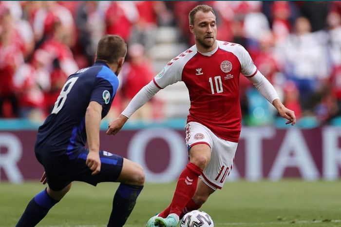 Christian Eriksen tampil membela timnas Denmark kala menghadapi timnas Finlandia pada laga perdana Grup B Euro 2020.