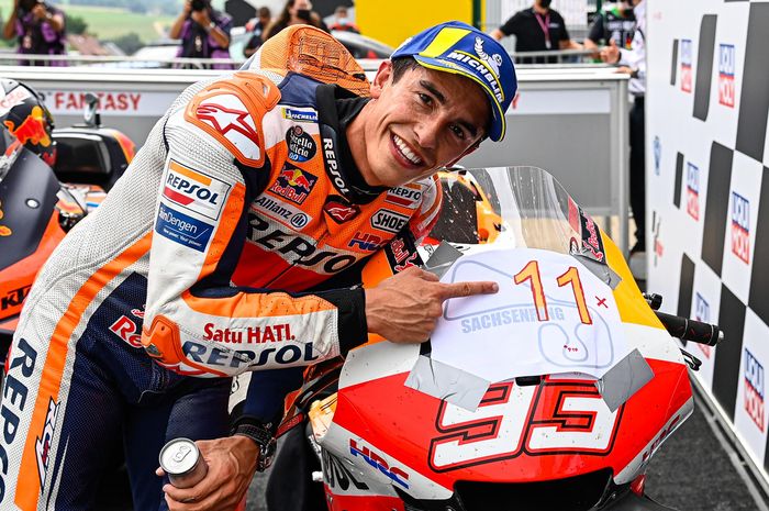 Marc Marquez berselebrasi setelah memenangkan MotoGP Jerman 2021.