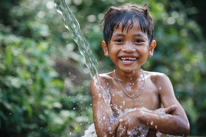 Tak Perlu Takut Mandi Air Dingin, Ternyata Bisa Datangkan 5 Manfaat Ini