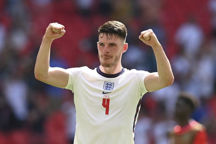 Gelandang incaran Manchester United dan Chelsea, yakni Declan Rice, tak senang dengan West Ham United yang mematok dia sebesar Rp 1,9 triliun.