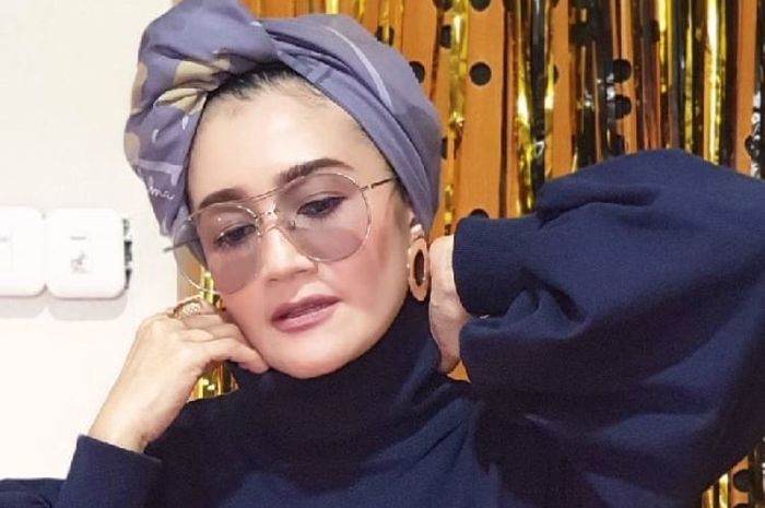 Mandek Jadi Artis Karena Suami, Nini Carlina Ungkap Perasaannya
