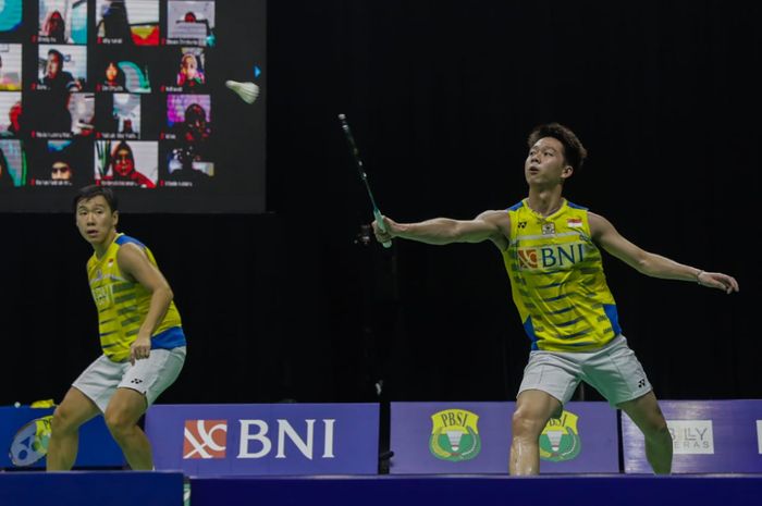 Pasangan ganda putra Indonesia, Marcus Fernaldi Gideon/Kevin Sanjaya Sukamuljo, pada simulasi Olimpiade Tokyo 2020 di pelatnas Cipayung, Jakarta Timur.