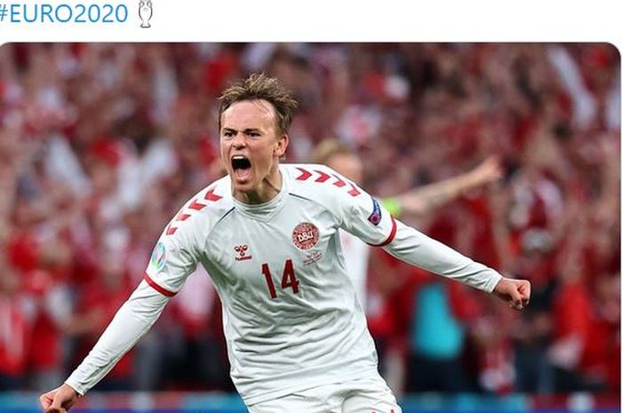 Pencetak gol pertama di ajang EURO 2020 kali ini, Mikkel Damsgaard, rupanya pernah menjadi incaran Barcelona.