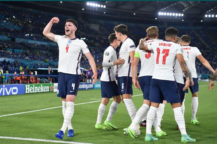 Timnas Inggris berhasil melenggang ke babak semifinal EURO 2020 usai menggasak Ukraina 4-0 di babak perempat final.