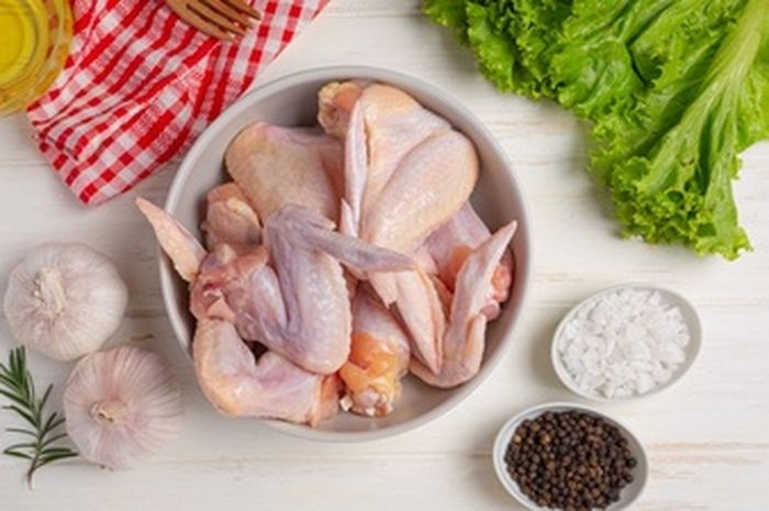 Satu Indonesia Banyak yang Tidak Tahu, Ternyata Mencuci Daging Ayam