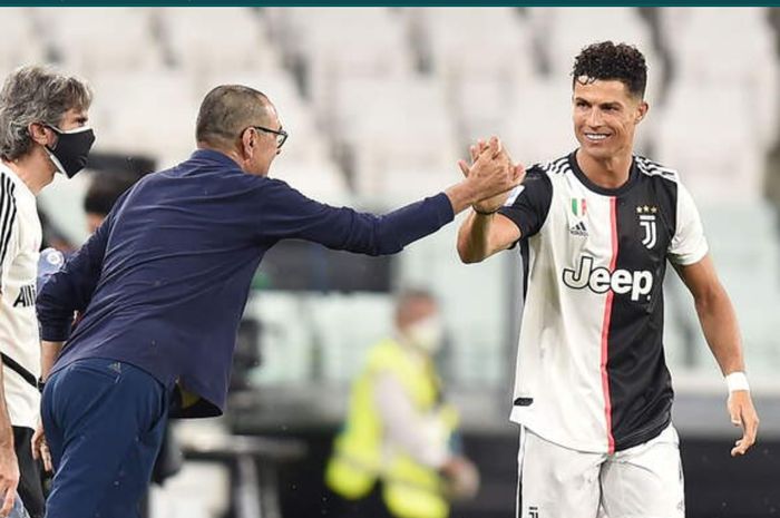 Momen Maurizio Sarri dan Cristiano Ronaldo sewaktu masih sama-sama berada di Juventus.