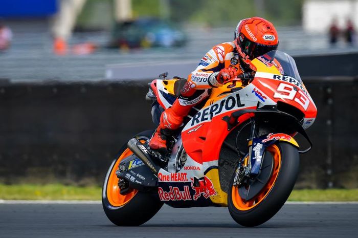 Pembalap MotoGP dari tim Repsol Honda, Marc Marquez kala beraksi di lintasan. 