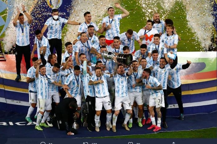 Lionel Messi sukses membawa Timnas Argentina menjuarai Copa America 2021, trofi pertama Tim Tango sejak 28 tahun yang lalu.