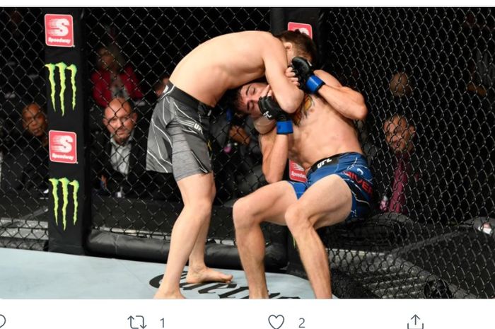 Zhalgas Zhumagulov mengalahkan Jerome Rivera di laga pembuka UFC 264, Minggu (11/7/2021) di Las Vegas.