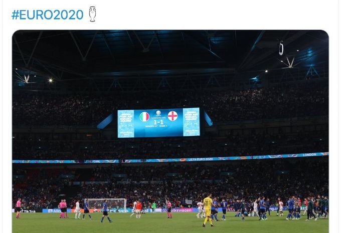 Pertandingan final EURO 2020 antara <a href='https://manado.tribunnews.com/tag/inggris' title='Inggris'>Inggris</a> dan <a href='https://manado.tribunnews.com/tag/italia' title='Italia'>Italia</a> harus ditentukan via adu penalti usai kedua tim imbang 1-1 selama 120 menit pada laga di Stadion Wembley, London, <a href='https://manado.tribunnews.com/tag/inggris' title='Inggris'>Inggris</a>, Senin (12/7/2021) dini hari WIB.