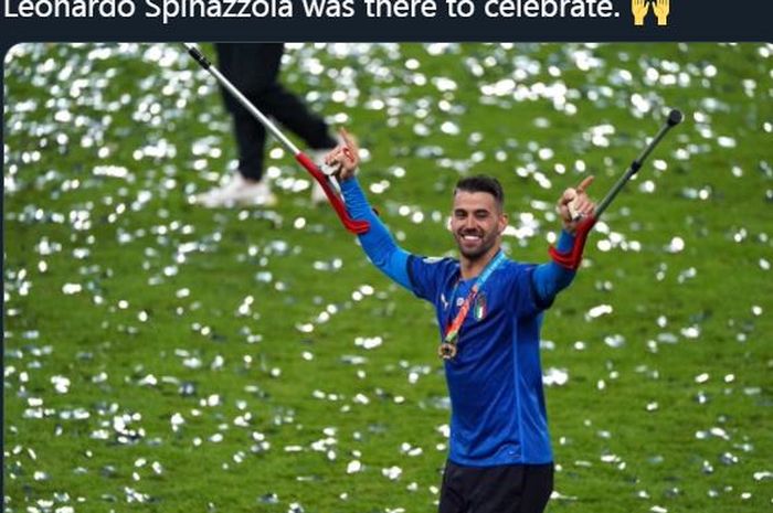 Leonardo Spinazzola merayakan kesuksesan Italia juara Euro 2020 usai menekuk Inggris pada final di Wembley, London, 11 Juli 2021.