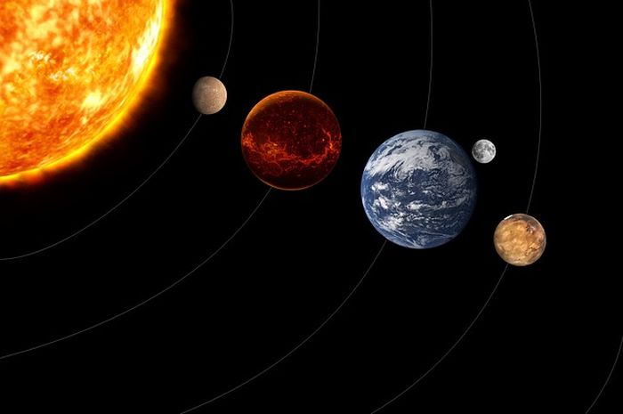 Mengapa matahari yang menjadi pusat tata surya jelaskan