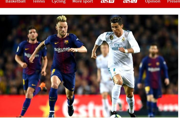 Ivan Rakitic (kiri) dan Cristiano Ronaldo (kanan) dalam laga derbi bertajuk El Clasico.