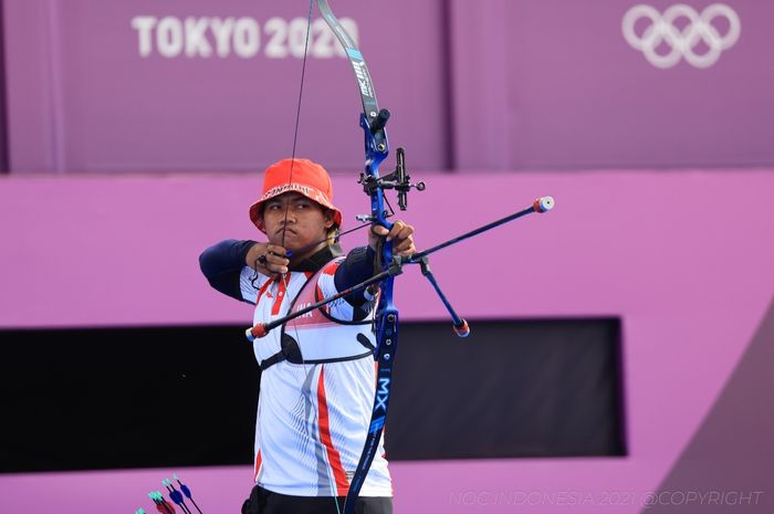 Atlet panahan Indonesia, Arif Dwi Pangestu saat tampil pada Olimpiade Tokyo 2020, Selasa (27/7/2021)