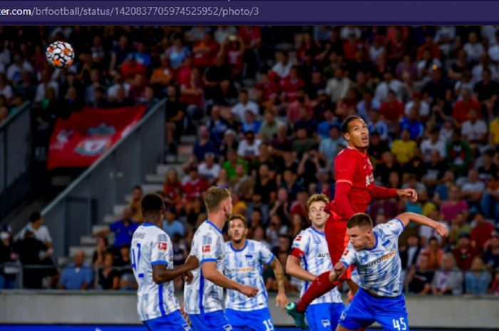 Bek tengah Liverpool, Virgil van Dijk, merasa diberkati bisa comeback setelah absen selama 285 hari karena cedera. 