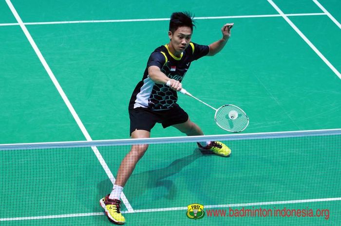 Tunggal putra keturunan Indonesia, Ade Resky Dwicahyo membuat tuan rumah Indonesia Masters 2022 menderita.