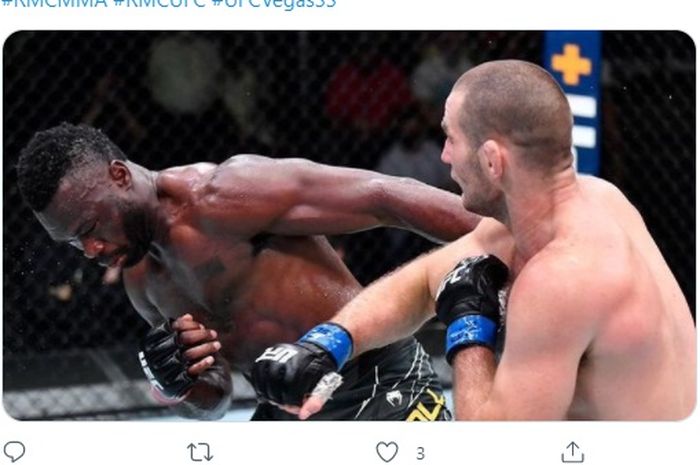 Sean Strickland menghajar Uriah Hall di UFC Vegas 33, Minggu (1/8/2021).