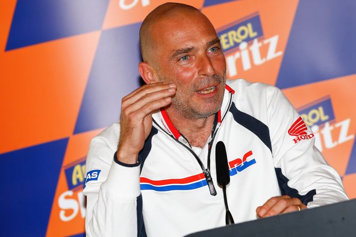 Mantan Bos Honda, Livio Suppo, memberikan kritik pedas kepada tim Marc Marquez
