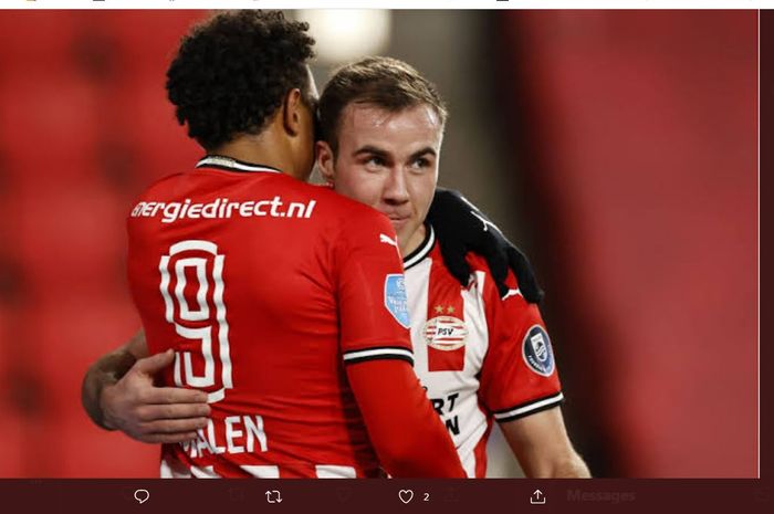 Mario Goetze dan Donyell Malen saat merayakan gol untuk PSV Eindhoven.