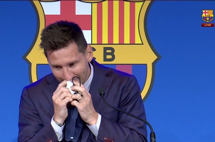 Tangisan Lionel Messi saat konferensi pers terakhirnya di Barcelona.