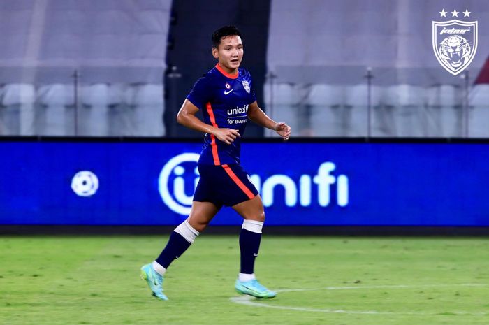 Syahrian Abimanyu mencatatkan debutnya bersama Johor Darul Takzim di Liga Super Malaysia 2021 saat menghadapi Sabah FC pada Minggu (8/8/2021).