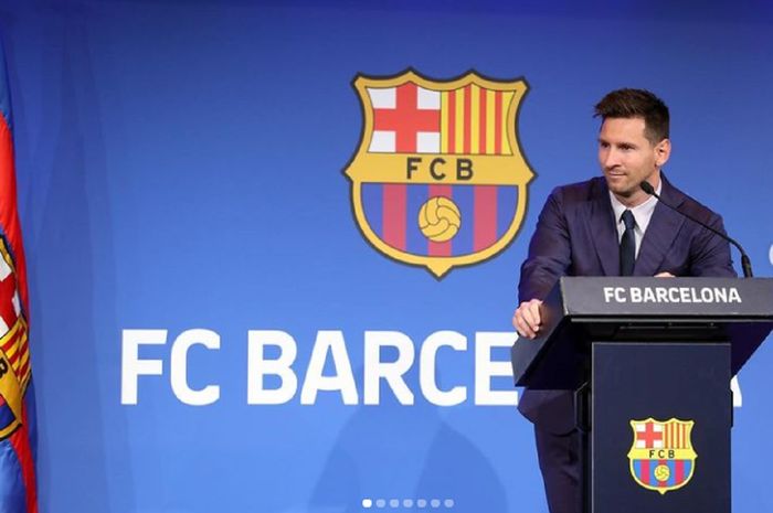 Lionel Messi dalam konferensi pers perpisahannya di Barcelona.