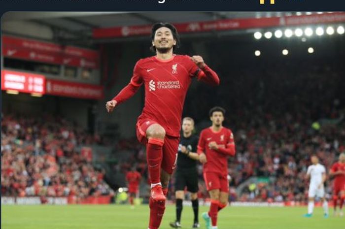 Takumi Minamino merayakan golnya di markas Liverpool, Anfield, dalam uji coba kontra Osasuna, 9 Agustus 2021.