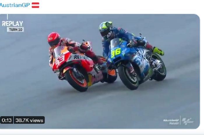 Momen insiden Marc Marquez (kiri), dan Joan Mir (kanan) pada latihan bebas MotoGP Austria 2021 (13/8/2021).