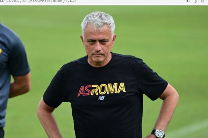 Jose Mourinho dikabarkan dilirik untuk menjadi pelatih tim nasional Nigeria, meskipun belum genap setahun menangani AS Roma.