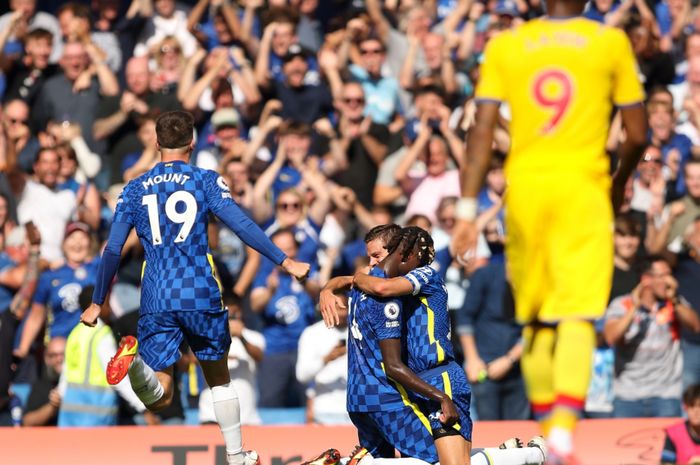 Trevoh Chalobah mencetak gol perdananya untuk Chelsea dalam debutnya di Liga Inggris musim 2021-2022 dalam kemenangan  atas Crystal Palace pada laga perdana.