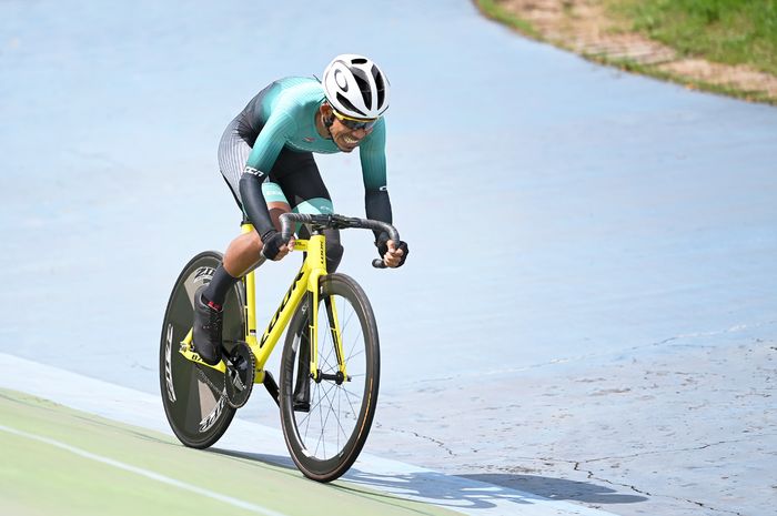 Atlet para-balap sepeda nasional Indonesia, Muhammad Fadli Imammuddin, saat menjalani program pelatnas Paralimpiade Tokyo 2020 di Solo, Jawa Tengah.