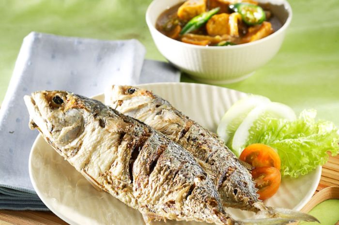 Hidangan ikan kembung masak taoco.