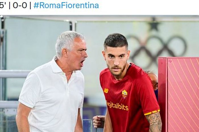 Jose Mourinho teriak memberi instruksi, dua kartu merah menghiasi kegarangan AS Roma yang mencetak tiga gol di Liga Italia 2021-2022.