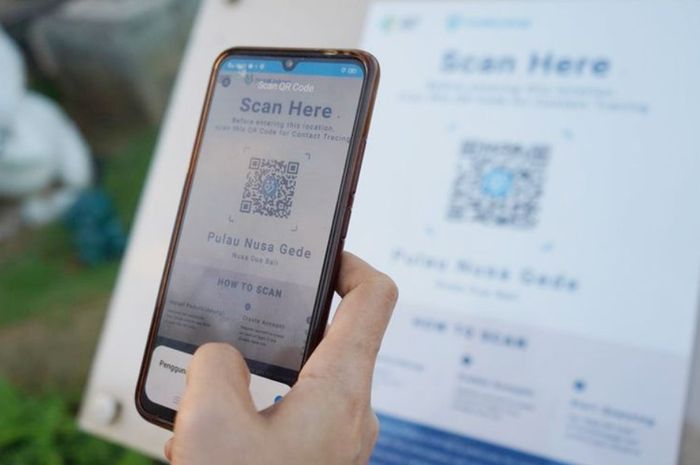 ILUSTRASI Aplikasi PeduliLindungi saat scan barcode.