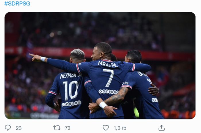 Kylian Mbappe (tengah) selebrasi gol keduanya dengan Neymar dan Angel Di Maria untuk PSG kontra Reims dalam Liga Prancis di Stade Auguste-Delaune II, Reims, Minggu (29/8/2021) malam waktu setempat atau Senin dini hari WIB.