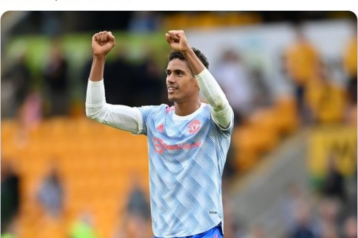 Pelatih Manchester United, Ralf Rangnick, disarankan untuk mencadangkan Raphael Varane lantaran dinilai tampil buruk sejak tiba di Old Trafford. 