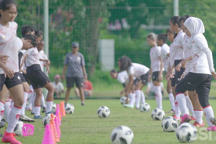 Suasana pemusatan latihan timnas Wanita Indonesia.