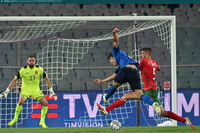 Momen terjadinya gol Federico Chiesa ke gawang timnas Bulgaria pada laga keempat Grup C Kualifikasi Piala Dunia 2022.