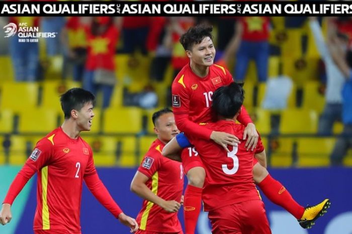 Nguyen Quang Hai merayakan gol yang membawa Vietnam unggul 1-0 atas Arab Saudi di babak ketiga kualifikasi Piala Dunia 2022 zona Asia, Kamis (2/9/2021) di Riyadh.