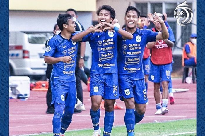 Pemain PSIS Semarang, Riyan Ardiansyah saat melakukan selebrasi setelah mencetak gol ke gawang Persela Lamongan di laga perdana Liga 1 2021, di Stadion Wibawa Mukti, Cikarang, Bekasi, Sabtu (4/9/2021). 