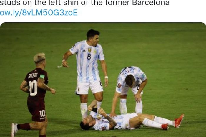 Ekspresi megabintang timnas Argentina, Lionel Messi, yang kesakitan dalam laga Kualifikasi Piala Dunia 2022 Zona Amerika Selatan kontra timnas Venezuela di Stadion Olimpico de la UCV, Kamis (2/9/2021).
